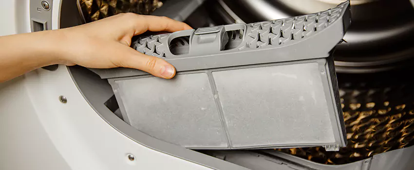 Signs Of A Clogged Dryer Lint Trap in Immokalee, Florida